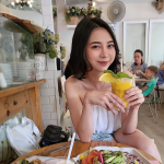 台湾美女套图素材_喜欢世界旅游，户外拍摄较多，普通生活照为主（331张图+26个视频）