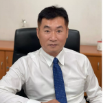 台湾成熟男人套图素材_企业家，爱工作和户外运动，有西装照（286张图+1个视频）