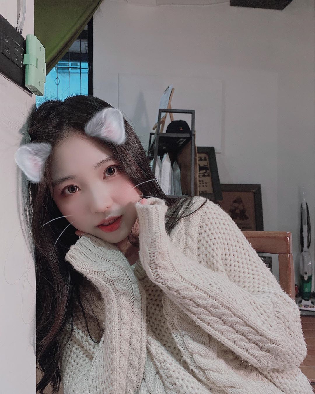 微信小美女套图_同一个女生真实生活照片4