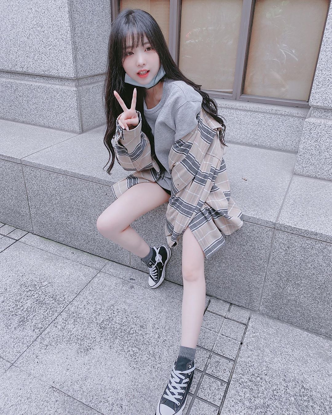 微信小美女套图_同一个女生真实生活照片7