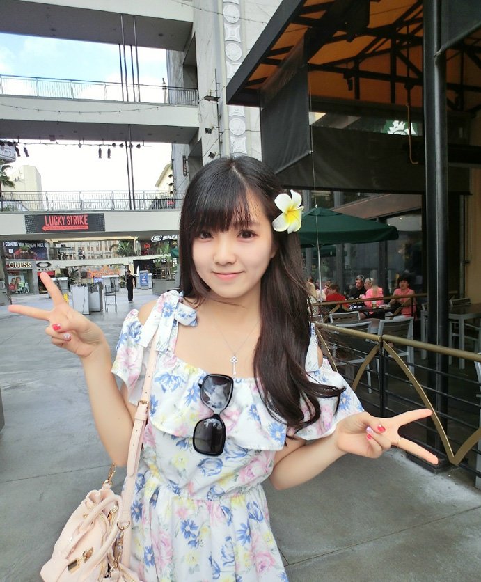 美女微信套图-青春卡哇伊美女小可爱自拍照12