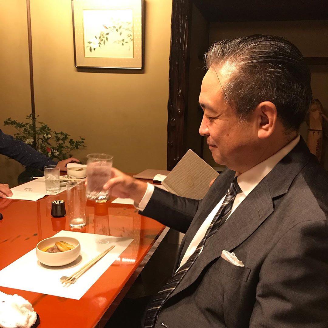 地产公司董事长老头子套图_油腻成功男人微信生活素材|微信朋友圈包装素材1