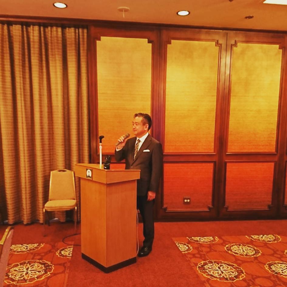 地产公司董事长老头子套图_油腻成功男人微信生活素材|微信朋友圈包装素材9
