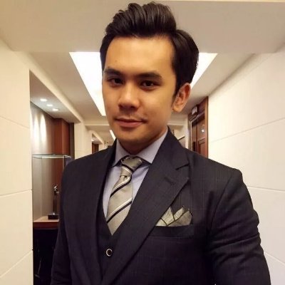 微信帅哥套图_微信小哥哥营销图片素材_朋友圈同人男图片1