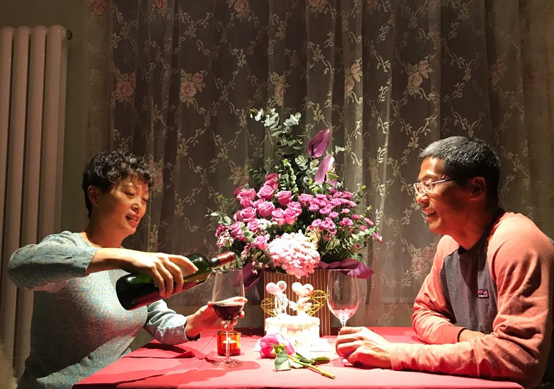 老帅哥真实生活照_50岁左右同一个人男士套图_有妻儿合照爱运动跑步爬山旅组图4
