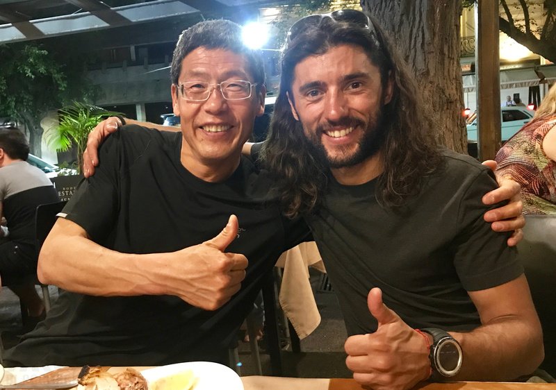 老帅哥真实生活照_50岁左右同一个人男士套图_有妻儿合照爱运动跑步爬山旅组图6