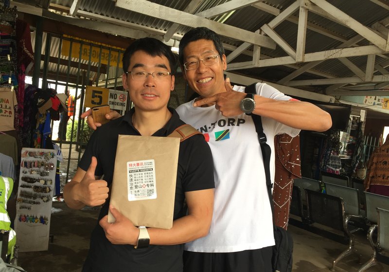 老帅哥真实生活照_50岁左右同一个人男士套图_有妻儿合照爱运动跑步爬山旅组图8