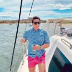 热爱旅游的企业家_有钱，游艇，高档别墅度假，越野车等视频自拍照（593张图+17个视频）