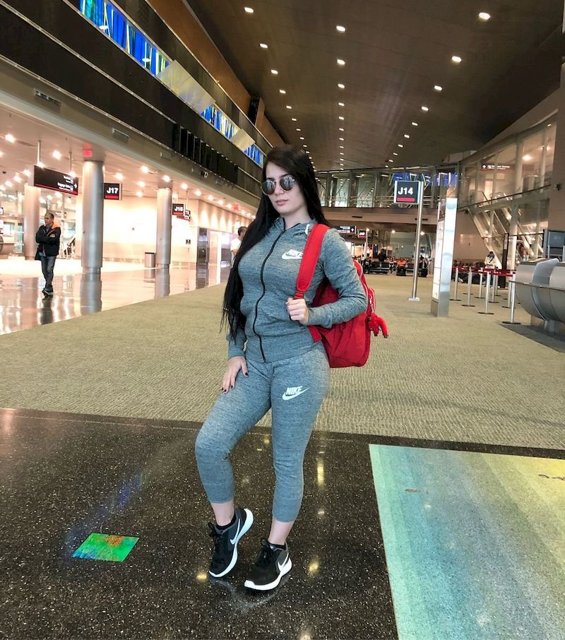 外国美女生活照素材_欧美外国年轻美女套图-微商营销同人图片身材超赞10