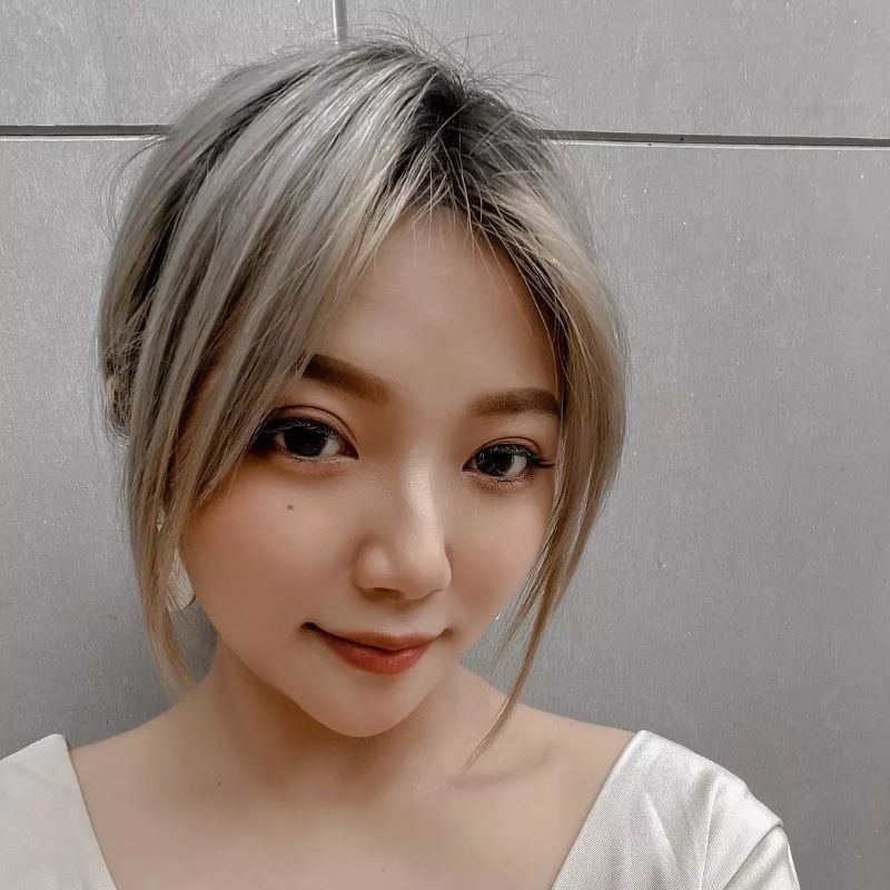 台湾美女套图素材_营销企划总监 有工作照和职场相关健身旅游视频图1