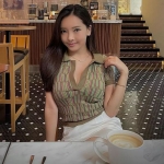 英国美女套图混血儿女生生活照_职业模特经常参加各种画展视频图（593张图+22个视频）