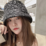 （665张图+19个视频）白富美套图素材_越野车健身游艇度假潜水旅游等生活照