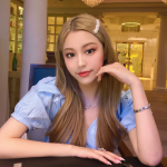 （186张图+13个视频）年轻女生套图素材_个人自拍照较多 逛街美食闺蜜聚会等视频图