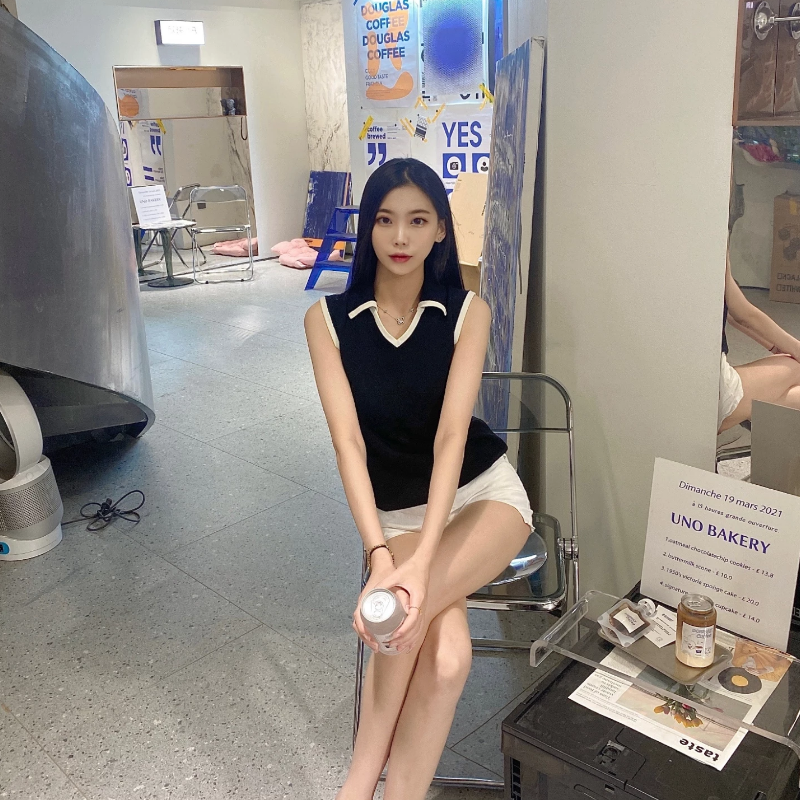 白富美美女套图素材_身材好个人拍摄取景较多 基本都是吃玩视频图