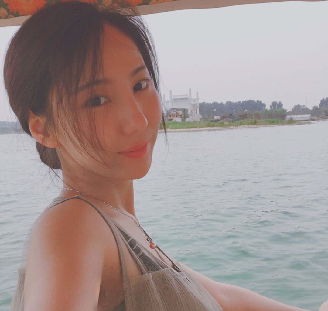 白富美女孩套图_真实美女生活照朋友圈-生活工作吃喝玩乐图8