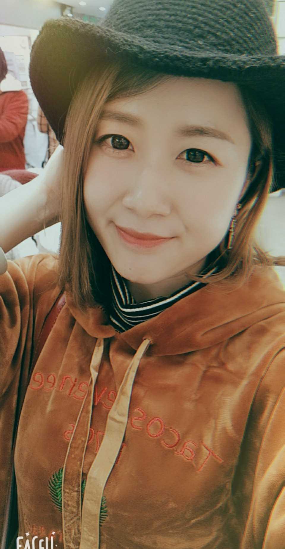 白富美女孩套图_真实美女生活照朋友圈生活工作吃喝玩乐图9
