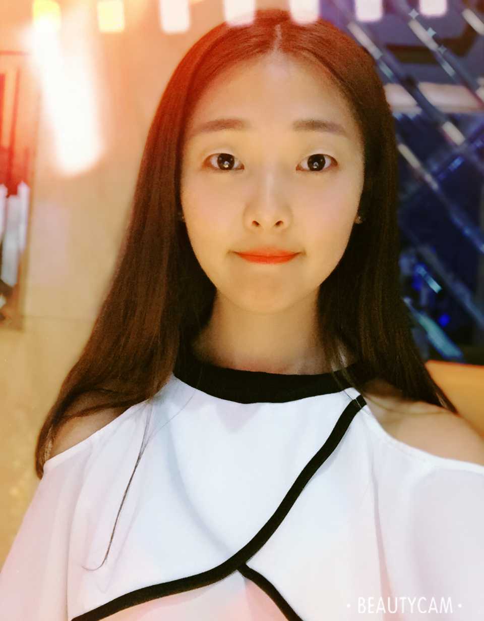 白富美女孩套图素材_真实美女生活照朋友圈生活工作吃喝玩乐图3