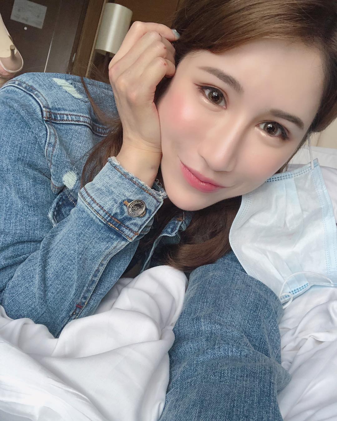 白富美女孩套图素材_真实美女生活照朋友圈包装生活工作吃喝玩乐图2
