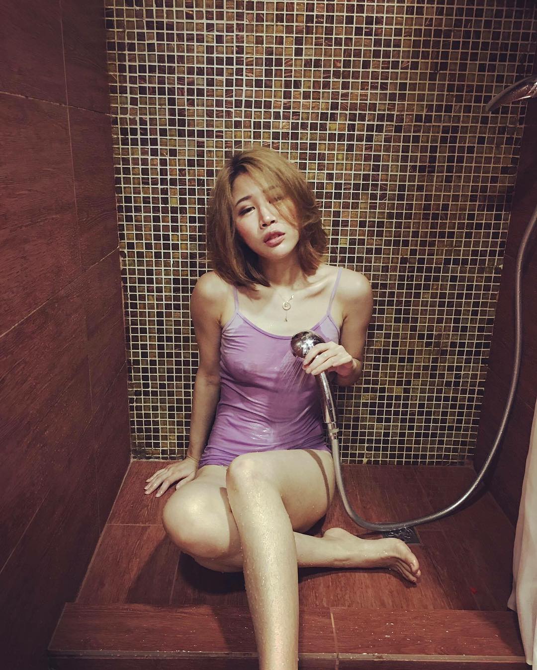 白富美女孩套图素材_真实美女生活照朋友圈包装生活工作吃喝玩乐图6