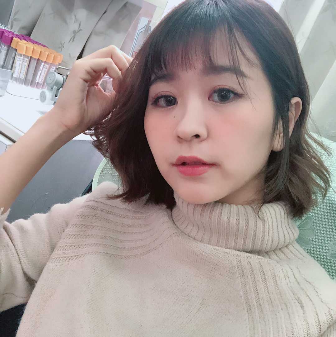 白富美女孩套图素材_真实美女生活照朋友圈包装:生活工作吃喝玩乐图8
