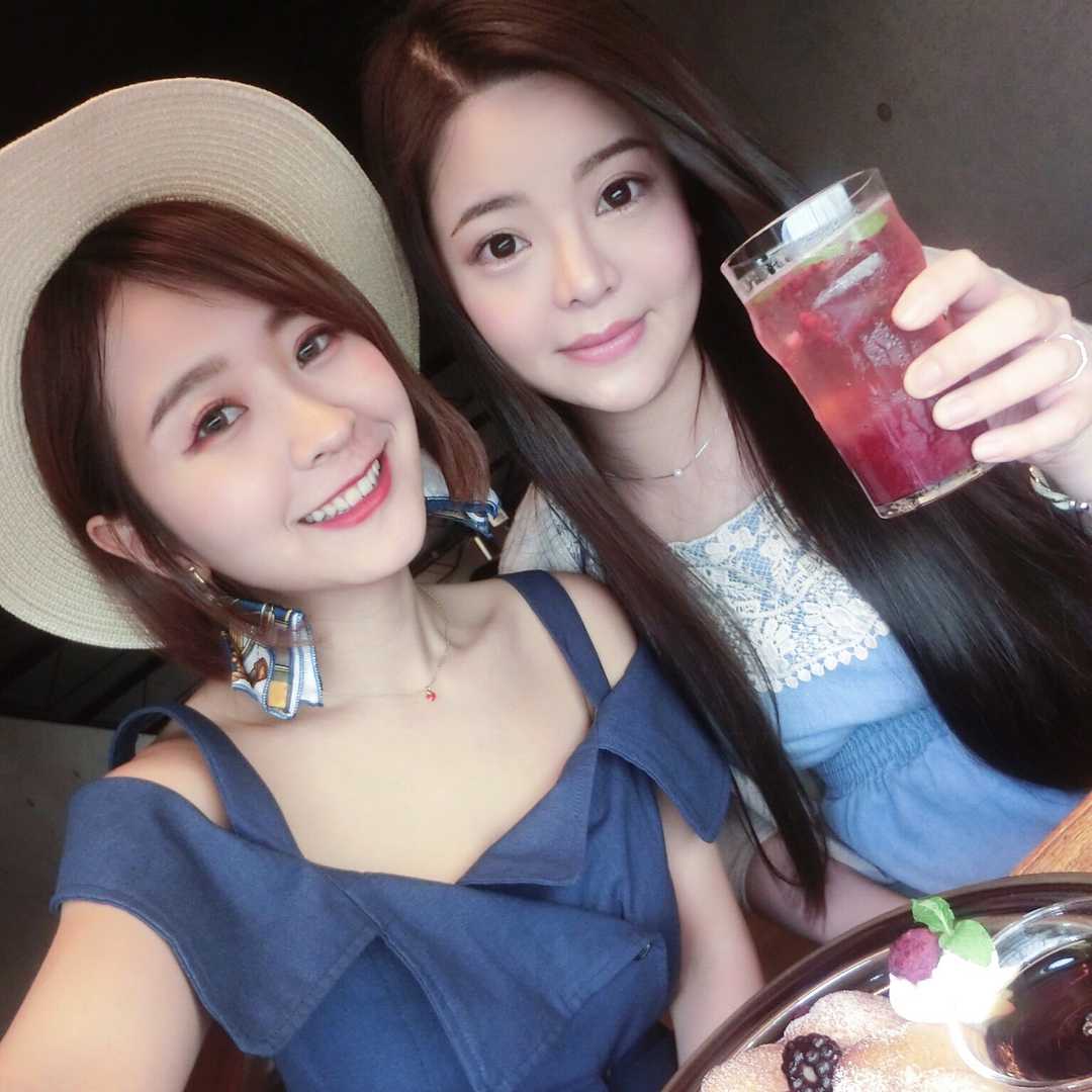 白富美女孩套图素材_真实美女生活照朋友圈包装:生活工作吃喝玩乐图9