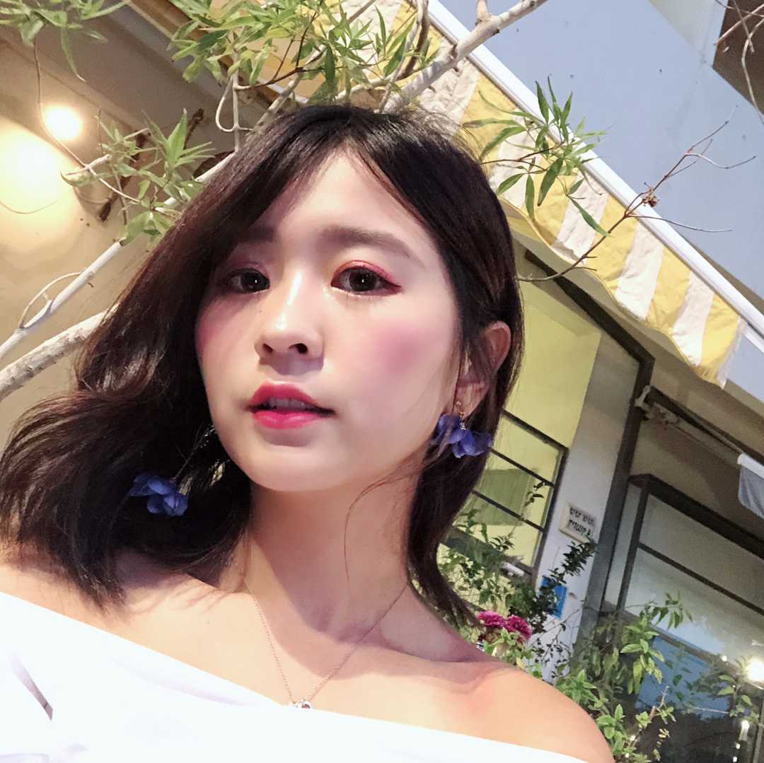 白富美女孩套图素材_真实美女生活照朋友圈包装:生活工作吃喝玩乐图14
