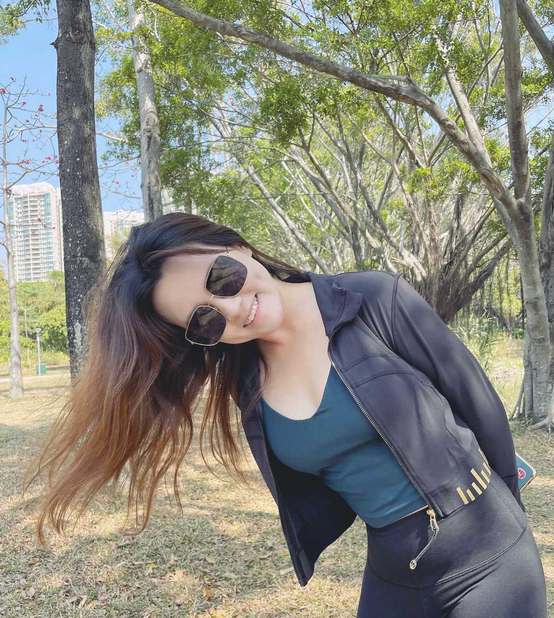 白富美女孩套图_真实美女生活照朋友圈包装素材:生活工作吃喝玩乐图11