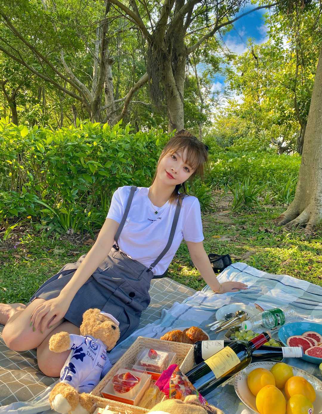 白富美女孩套图_真实美女生活照朋友圈包装素材 生活工作吃喝玩乐图14