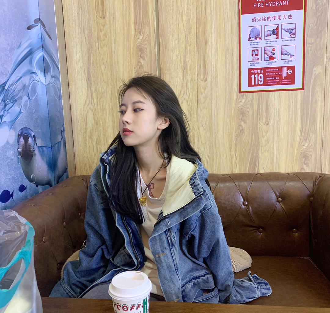 白富美女孩套图_真实美女生活照朋友圈包装素材 生活工作吃喝玩乐图16
