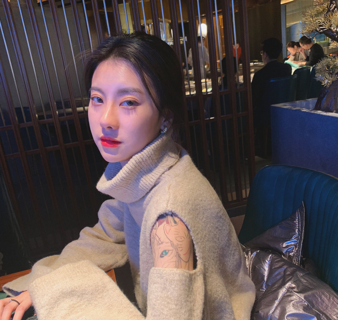 白富美女孩套图_真实美女生活照朋友圈包装素材 生活工作吃喝玩乐图21
