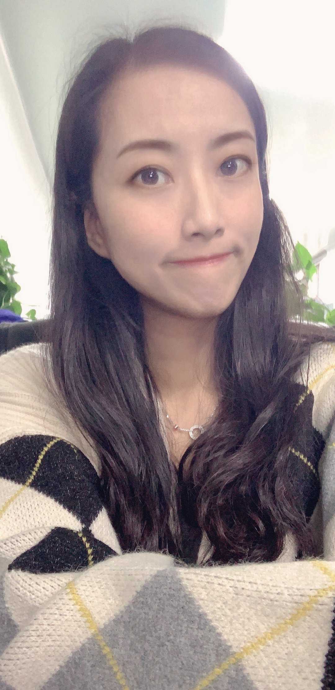 白富美女孩套图_真实美女生活照朋友圈包装素材 生活工作吃喝玩乐图6