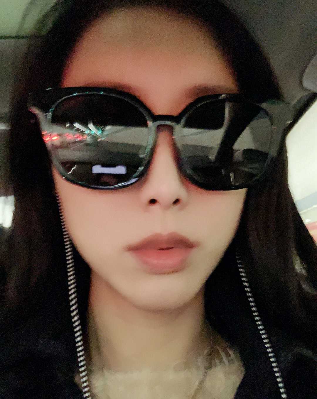 白富美女孩套图_真实美女生活照朋友圈包装素材 生活工作吃喝玩乐图8
